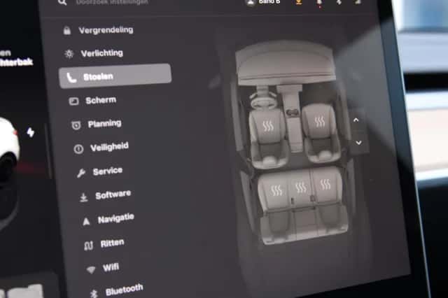Tesla Model Y (2022) thumbnail 32