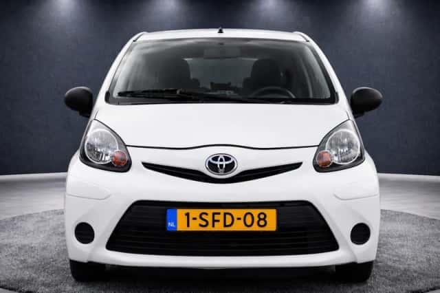 Toyota Aygo (2013) thumbnail 6