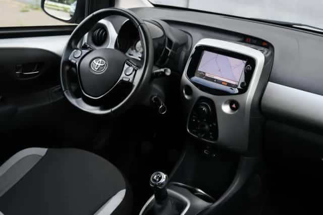 Toyota Aygo (2016) thumbnail 3