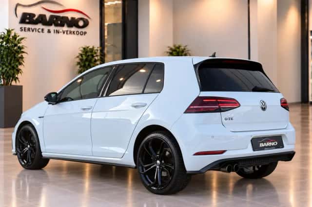 Volkswagen Golf (2018) thumbnail 5
