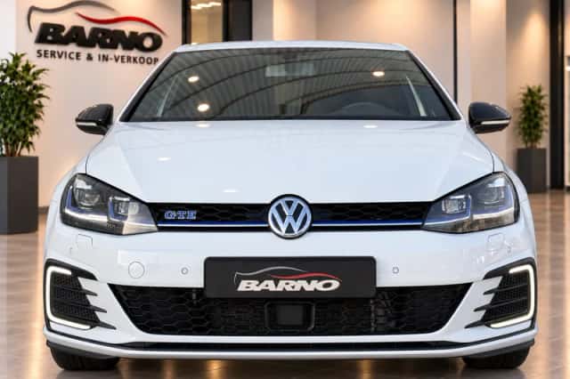 Volkswagen Golf (2018) thumbnail 6