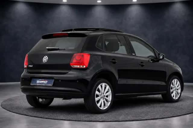 Volkswagen Polo (2011) thumbnail 2