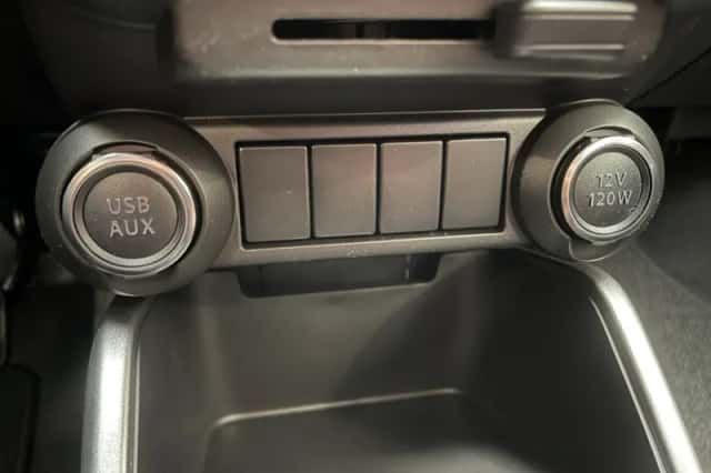 Suzuki Ignis (2024) thumbnail 26