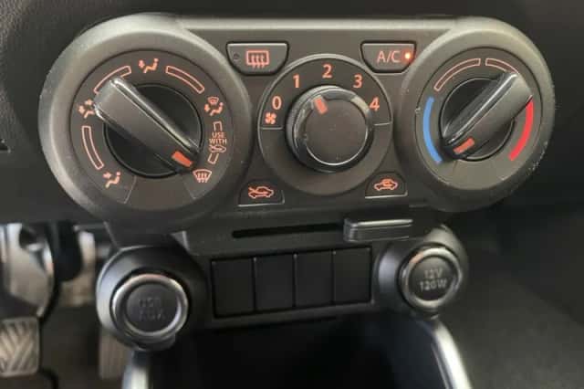 Suzuki Ignis (2024) thumbnail 27