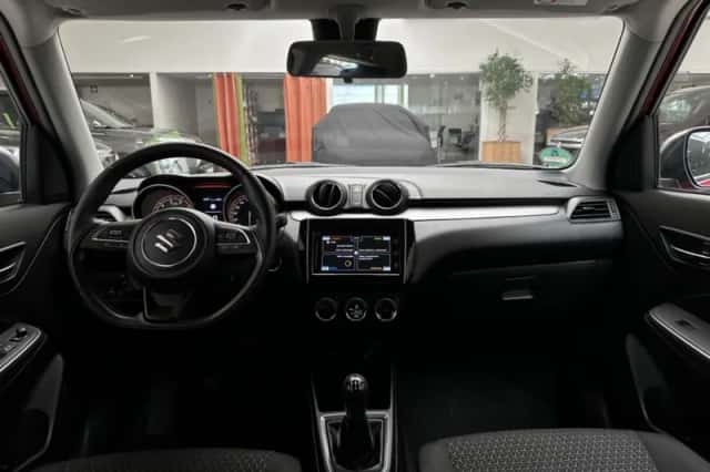 Suzuki Swift (2023) thumbnail 2