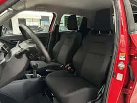Suzuki Swift (2023) thumbnail 4