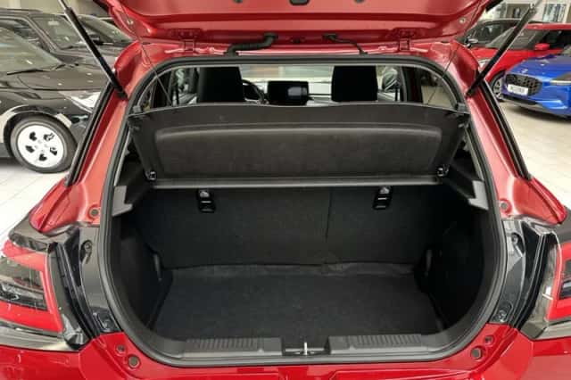 Suzuki Swift (2023) thumbnail 8