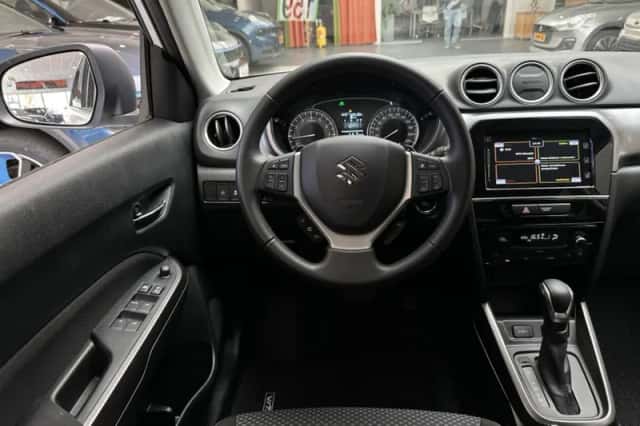 Suzuki Vitara (2023) thumbnail 2