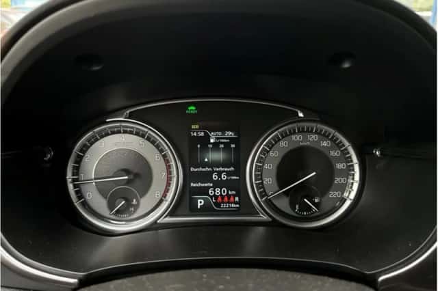 Suzuki Vitara (2023) thumbnail 11