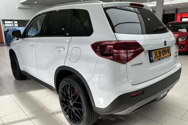 Suzuki Vitara (2023) thumbnail 32