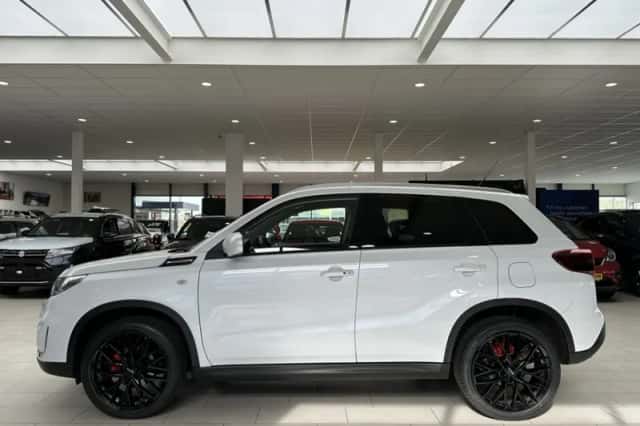 Suzuki Vitara (2023) thumbnail 8