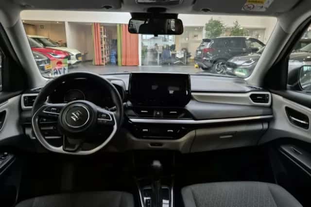 Suzuki Swift (2025) thumbnail 22