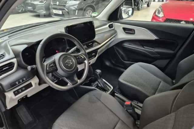 Suzuki Swift (2025) thumbnail 4