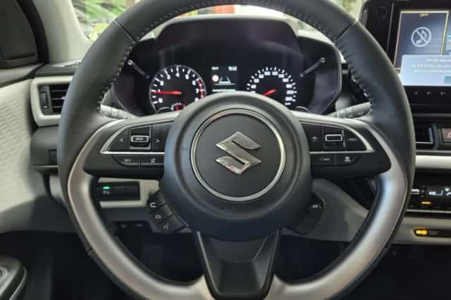 Suzuki Swift (2025) thumbnail 16