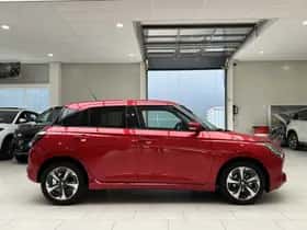 Suzuki Swift (2025) thumbnail 9
