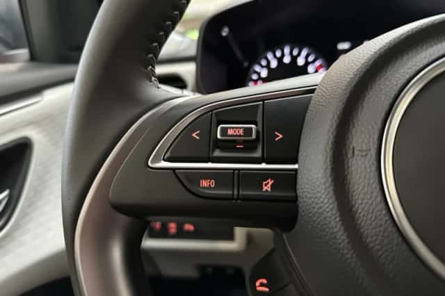 Suzuki Swift (2025) thumbnail 23