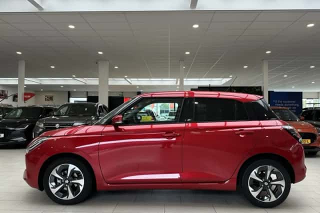 Suzuki Swift (2025) thumbnail 7