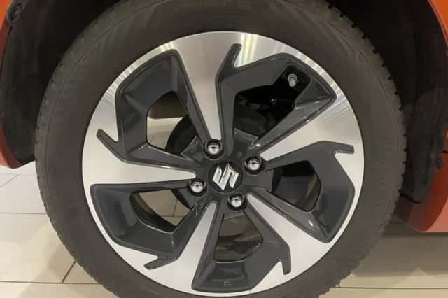 Suzuki Swift (2025) thumbnail 4