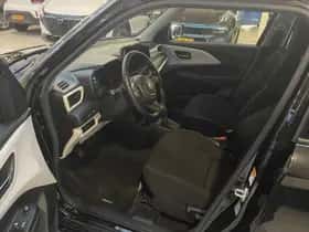 Suzuki Swift (2024) thumbnail 4