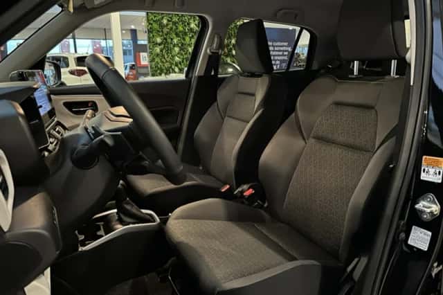 Suzuki Swift (2025) thumbnail 4