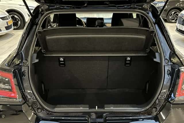Suzuki Swift (2025) thumbnail 8
