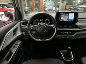 Suzuki Swift (2025) thumbnail 2