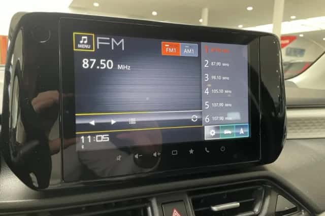 Suzuki Swift (2025) thumbnail 12