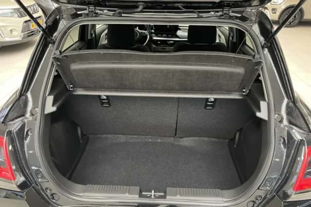 Suzuki Swift (2025) thumbnail 8