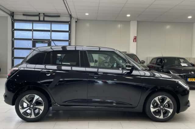 Suzuki Swift (2025) thumbnail 9