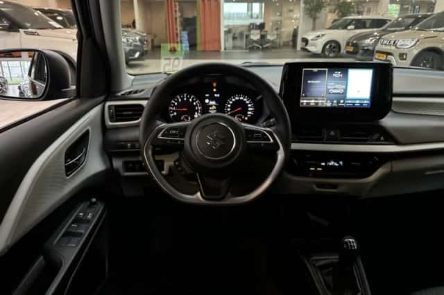 Suzuki Swift (2026) thumbnail 2