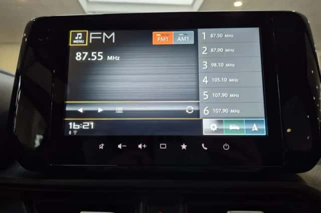 Suzuki Swift (2025) thumbnail 12