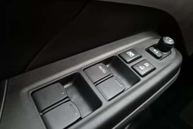 Suzuki Swift (2025) thumbnail 22