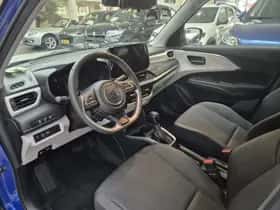 Suzuki Swift (2025) thumbnail 4