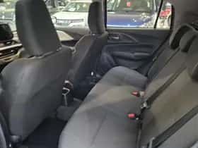 Suzuki Swift (2025) thumbnail 6