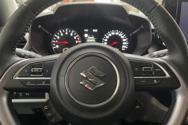 Suzuki Swift (2025) thumbnail 16