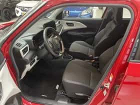 Suzuki Swift (2025) thumbnail 3