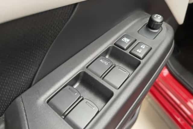 Suzuki Swift (2025) thumbnail 24