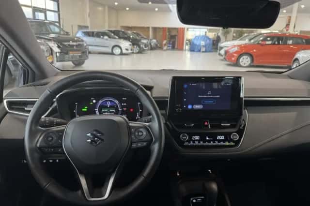 Toyota Corolla (2024) thumbnail 2