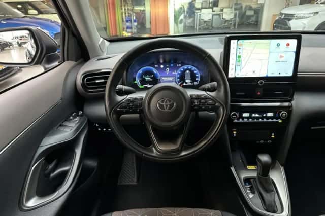 Toyota Yaris Cross (2024) thumbnail 2
