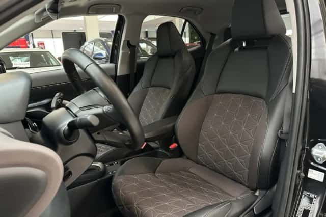 Toyota Yaris Cross (2024) thumbnail 4