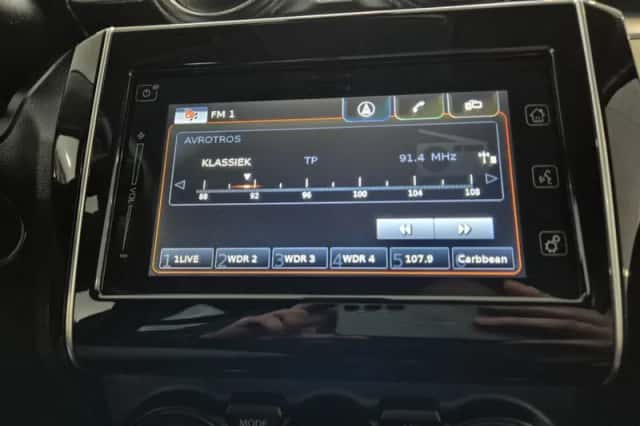 Suzuki Swift (2023) thumbnail 11