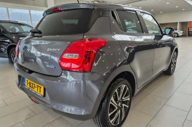 Suzuki Swift (2023) thumbnail 3