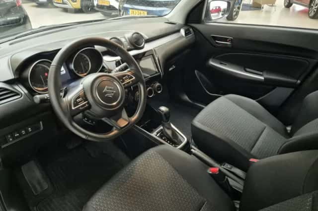 Suzuki Swift (2023) thumbnail 4