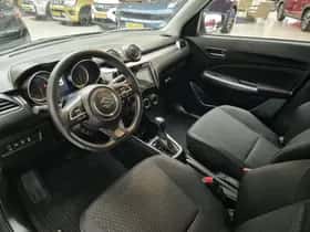 Suzuki Swift (2023) thumbnail 4