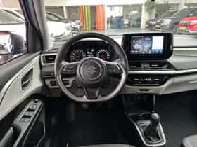 Suzuki Swift (2025) thumbnail 2