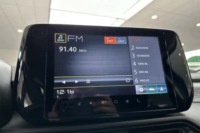 Suzuki Swift (2025) thumbnail 12