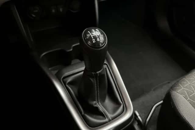 Suzuki Swift (2025) thumbnail 18