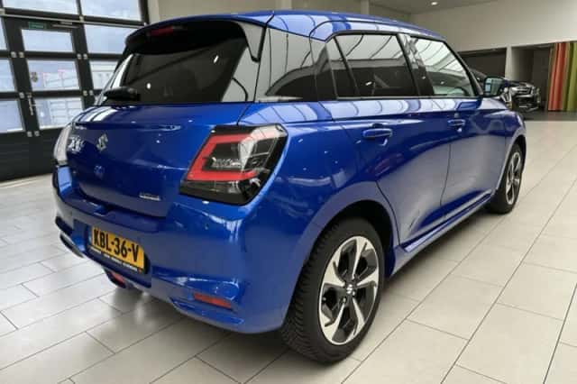 Suzuki Swift (2025) thumbnail 3