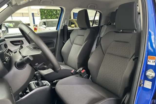 Suzuki Swift (2025) thumbnail 4