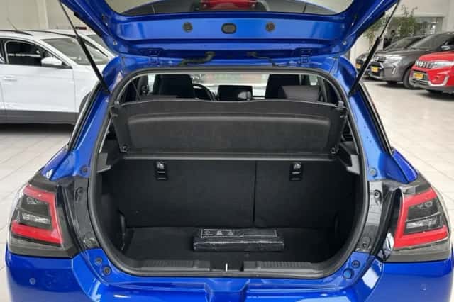 Suzuki Swift (2025) thumbnail 8